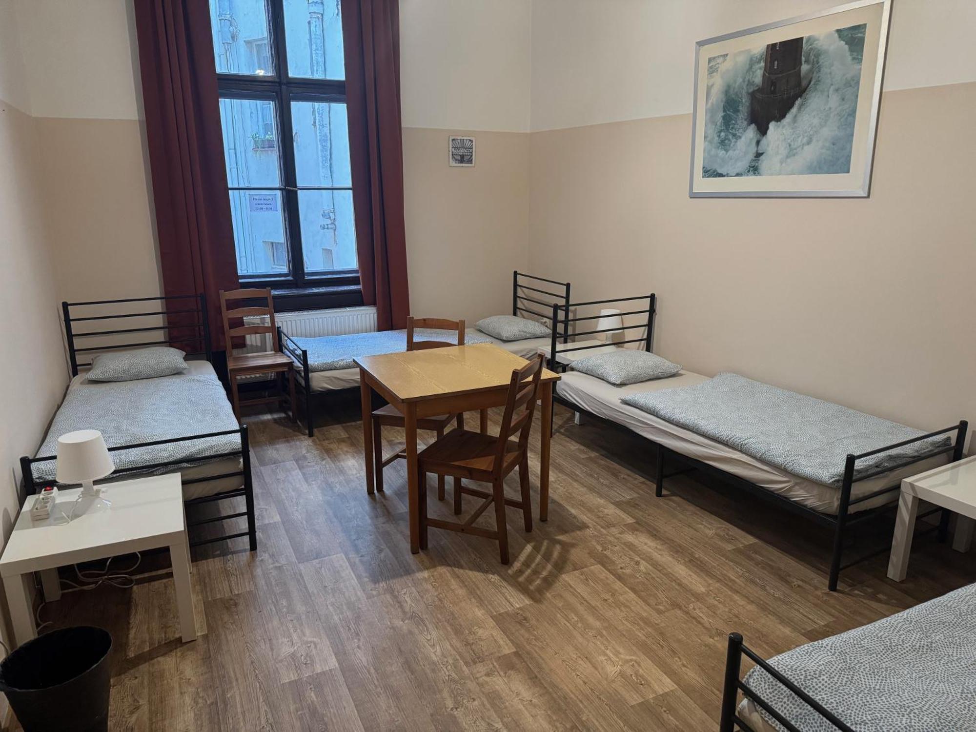 Vierbettzimmer mit Gemeinschaftsbad